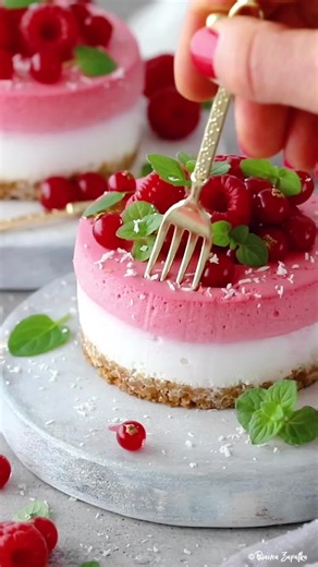 Himbeer-Cheesecake-Törtchen ohne Backen – Rezept
