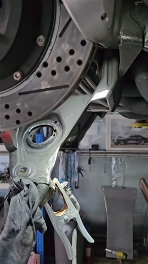 MCFRY on Instagram: "Feels like I'm doing this multiple times a year and not getting anywhere 😆 so essentially getting lots of steering lock on a car is a very hard task and takes a lot of time and measuring. So doing all of this is to try go from 45 degrees of lock to 50 degrees."