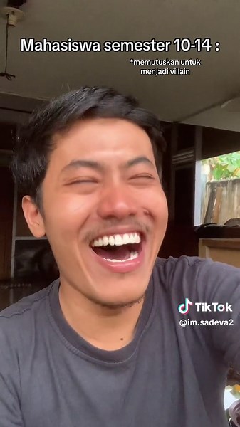 Tertawa Menghadapi Ujian di Semester 8