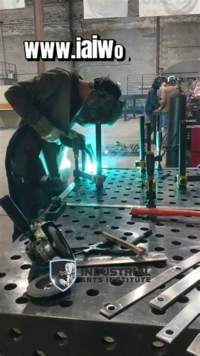 🔩 Fab Friday Focus 🔩 At IAI, our students don’t just stand in a booth running beads all day — they’re out on the floor working on real fabrication projects that mirror the demands of the field. This hands-on approach means our students apply what they learn immediately, building the skills, confidence, and problem-solving mindset needed to perform like professionals. ⚙️🔥 Every week, they take time to review their work — discussing the good, the bad, and the ugly from the previous week. Togeth