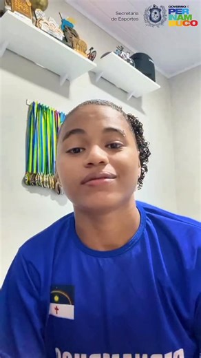 Secretaria de Esportes de Pernambuco on Instagram: "Hoje é dia de celebrar quem transforma esforço em conquista 🏅🚴‍♀️ No Dia do Atleta Profissional, a Secretaria de Esportes destaca a trajetória de Kawani Sofia, atleta do ciclismo e beneficiária do programa Time PE, do Governo de Pernambuco. Com apenas 18 anos, Kawani encara madrugadas, longas horas de treino, disciplina e muitos desafios para seguir evoluindo no esporte. Desde 2018 no ciclismo, ela já soma medalhas nos Jogos da Juventude, tít