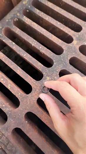 6.9K views · 18 reactions | Tesla power bank 磌磌磌 #automobile #tesla #cybertruck | Mr & Mrs Tesla | Facebook