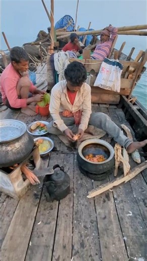 Why Is Cooking Difficult On A Small Boat? #shorts