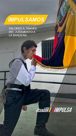 🎥 El Juramento a la Bandera es un homenaje al país, y detrás de cada banda, de cada insignia, hay historias profundas que reflejan esfuerzo, sueños y resiliencia… Voces y vivencias que le dan un significado aún más humano a este solemne acto cívico. 🇪🇨🏫 #ElNuevoEcuador | Zona 8 del Ministerio de Educación