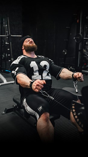 🏋️‍♂️🔥 There's nothing more powerful than constant commitment and determination to achieve your goals. IFBB Pro athlete James Hollingshead Bodybuilder teaches us that success requires hard work, perseverance, and an unbeatable mindset. So get off the couch and hit the gym, because every little effort counts! 💪🏻💯 #TeamYamamoto #TheChoiceOfChampions | Yamamoto Nutrition