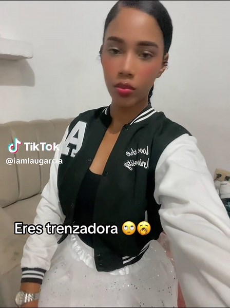 Trenzas Africanas: Estilo y Creatividad en Peinados