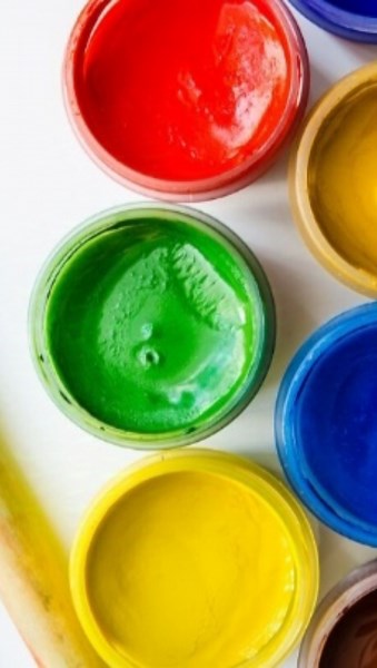 Mixing Green and Yellow to Create White