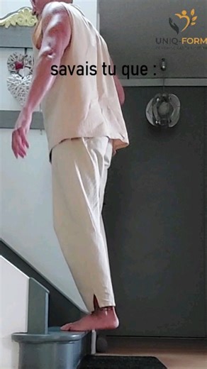 Le muscle du mollet est un acteur très important dans la santé cardiovasculaire, il agit comme pompe cardiaque à chaque fois que tu l'utilises, chaque pas, couse à pieds ou simplement lever les talons vont soulager le travail de circulation sanguine du coeur. Alors si tu dois rester longtemps assis monte régulièrement tes talons pour contribuer à améliorer ta santé cardiaque ! N'hésite pas à m'écrire astuces en commentaire si tu veux d'autres infos sur ton corps ! Pour plus de conseils voir un s