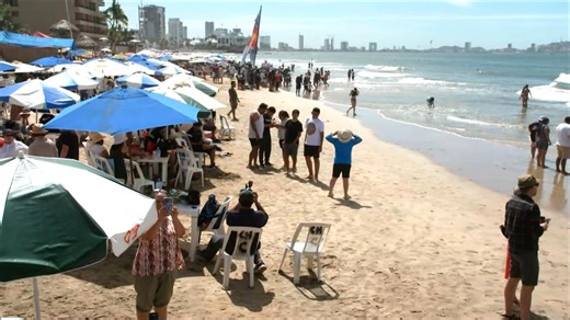 Travelers and weddings during the eclipse