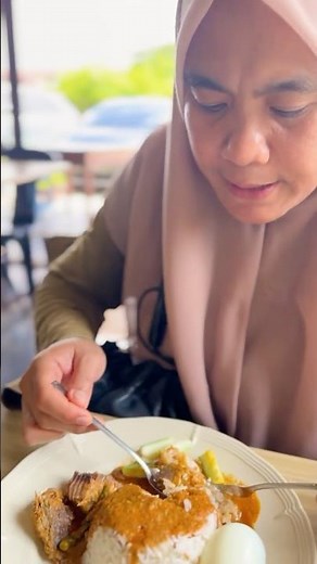Discovering Legendary Nasi Dagang Dari Terengganu