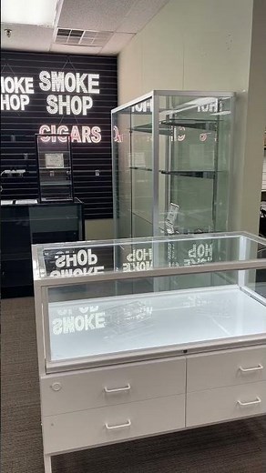 Showcases, LED lights, tower cases & More at Display Fixture Superstore