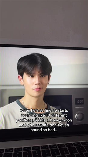 he’s too fineeeee bruu, so jealous of sea #jimmysea #jimmyjitaraphol #seatawinan #lasttwilightseries #thaibl