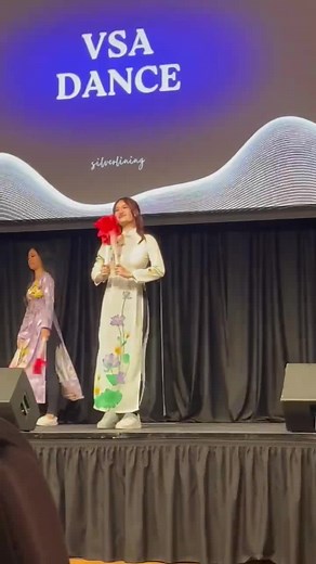 i was debating posting this one but idky cause its one of my faves💅🏻 #vsa #fandance #viet #vpop