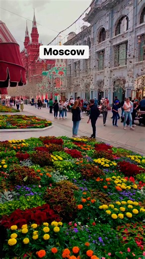 319K views · 24K reactions |  From July 1, the heart of Moscow bursts into full bloom!The iconic GUM Flower Festival returns for its 13th season, transforming Red Square into a vibrant celebration of summer. Don’t miss the magic! ✨#Moscow #Russia #FlowerFestival #RedSquare | Russian Australian Cultural Centre - Vera | Facebook
