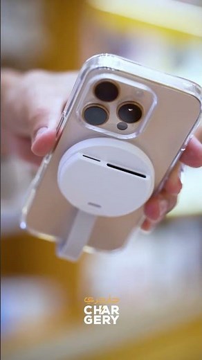 Anker MagGo USB-C Adapter (3-in-1) with magnetic SD & TF card reader for iPhone, MacBook & iPad.