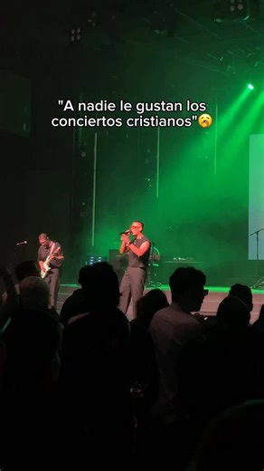 Alguna vez han ido a algún concierto de VAES?🧡 #musicacristiana #jovenescristianos #hagamosviralajesus | vaes