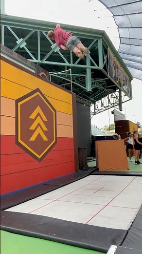 TRAMPWALL FRONTFLIP HALF Barani Pullover Best Show Gymnast Training Trampoline Parkour Circus Fit