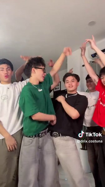 Mastering the New York TikTok Dance with Drix and Sofia