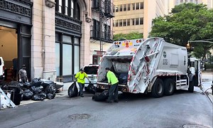 【垃圾回收】Mack McNeilus后装压缩式垃圾收集车在纽约街头工作