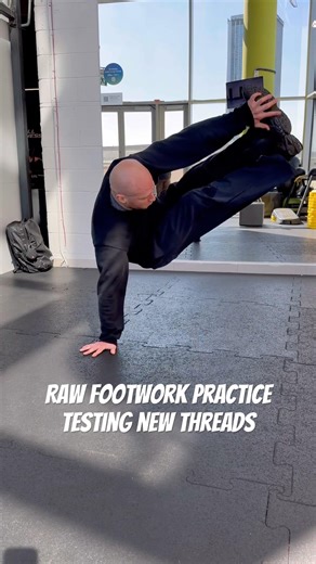 Bboy Intact raw footwork practice // testing new threads