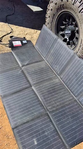 Designed to survive the harsh environments that many of us explore with our overland vehicles. REDARC Solar Panels @redarc_electronics The steady charge provided is key for off-grid travel or when you find that perfect campsite you don’t want to leave. Wide selection of portable solar panels, folding solar blankets, solar regulators and solar accessories. Harness the power of the sun on your next trip with REDARC’s solar panels. 📸 2025 Chevy Silverado HD TrailBoss 2500 🤘🏻 DM for Specs!😎🔥 🔴