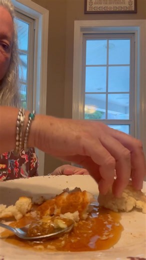 13K views · 509 reactions | YAY or NAY? I grew up eating light corn syrup and biscuits only. Never even tasted dark corn syrup until I was an adult. What do y’all think? | SugarRebel2 | Facebook