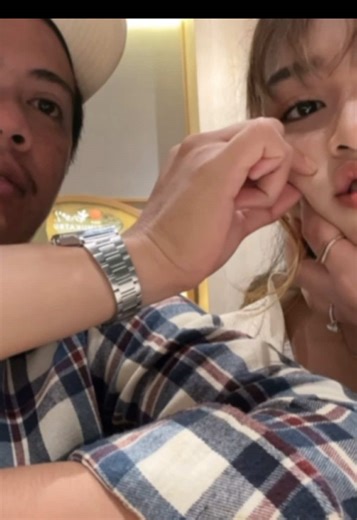 and this is just one of those random convos while waiting for our food🤫