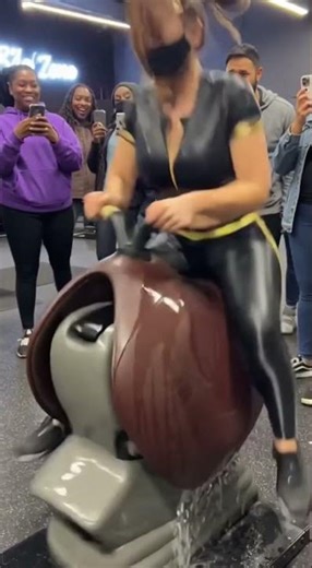 machine fail: machine doesn't go as planned! #funnyvideo #workoutfail #gymfail #mechanicalhorse