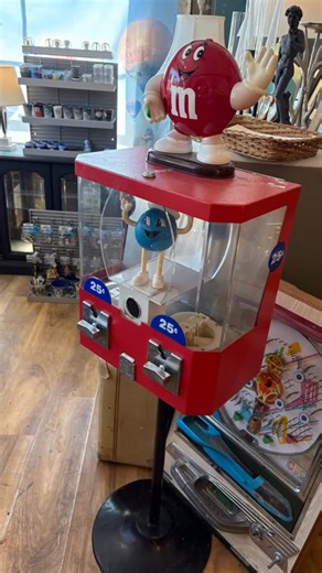 #restored #furniture #paintedfurniture #gift #idea #holiday #fun #simonvintage #vintage #midcentury #dixiebellepaintproducts. #nyc #newyorkcity #newyork #bricknj #asburyparknj #neptunecity #brooklyn #neptunenj #localbusiness #phone 732-807-3106 | Simon Vintage Furniture | Facebook