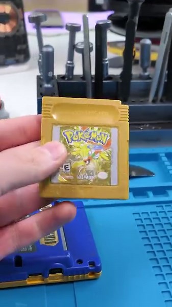 30K views · 3.9K reactions | This Gameboy Wouldn't save game at all... #gameboycolor | Phone Repair Guru | Facebook
