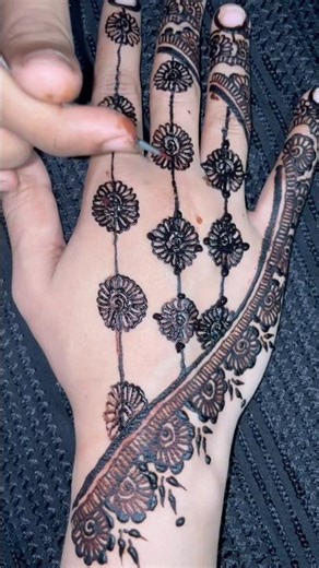 Easy aesthetic mehndi design #shorts #youtubeshorts #shortsfeed #easymehndi #arabicmehndi #viral