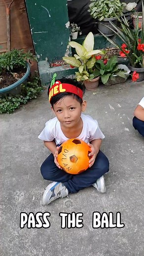 PASS THE BALL 🏀 Passing the ball can provide a ton of developmental benefits for children. Ball play builds hand-eye coordination, gross and fine motor skills, spatial awareness, grasping skills, problem-solving skills, balance, and even language and social skills. Experts recommend engaging in ball play as early as possible. 🍒 #outdoorGames #kindergartenteacher #kindergarten #PasstheBall #grossmotorskillsdevelopment | Teacher Carla