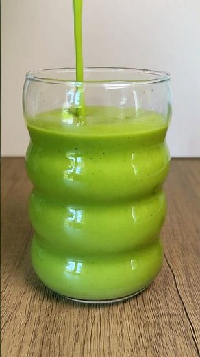 Aesthetic Green Smoothie | Easy Morning Routine 🌿✨