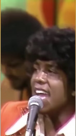 Flashback to 1974 when The Jackson 5 performed "Dancing Machine" on the Tonight Show with Johnny Carson! #BlackJoy #FlashbackFriday | Classic Motown