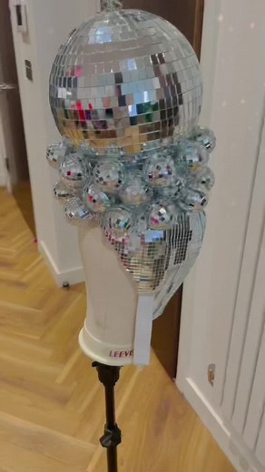 Go disco #disco #kylie #kylieminogue #panto #wig #foamwig #foamartist #costume #drag #pantomimecostume #perfomer #pantomim #costumedesign #mediacityuk #pantomime #dragqueen #drag #pride