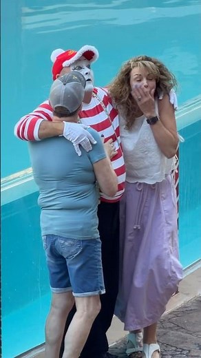 With that happening he ask for time out 😳 😹 Tom mime SeaWorld #seaworldmime #funny #tomthemime