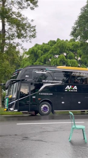 Bingung video yang mana 🤣Aka Wisata & Barito #telolet #basuri #busmania #bussid #ets2 #trending