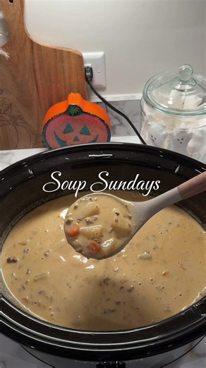 This cheeseburger soup was sooo good!! 🥣 #soupseason #fallrecipes #sundaydinner #easyrecipe #dinnerideas Ingredients * 1 lb 93/7 ground beef * 3 medium russet potatoes, peeled and diced into small cubes * 1 small yellow onion, diced * 1 cup shredded carrot * 32oz beef broth * 1 (10.5 oz) can cream of mushroom soup * 16 oz Velveeta, cut into cubes * 1 cup milk * 1 tbsp Worcestershire sauce * 1 tsp garlic powder * ½ tsp onion powder * ½ tsp black pepper * Salt, to taste Directions 1. Cook ground 