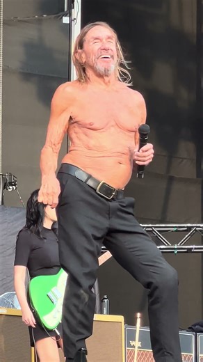 👕🎤 Red Hot Chili Peppers ft. Iggy Pop sings like pain learned to dance #RHCP #iggyPop