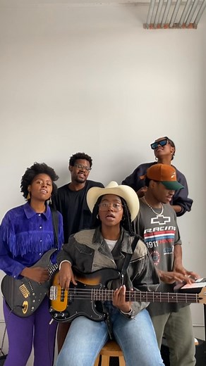 MOMO on Instagram: "currently going viral on tiktok for a video that took us 10 minutes to film almost a year ago. love that for us殺浪 @infinitysong"