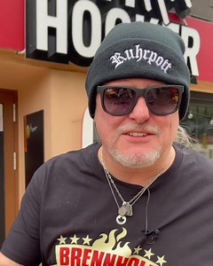 38K views · 557 reactions | Es geht endlich wieder los!! Comedykation. Mein Audio und Videopodcast. Mein erster Gast @frank_rosin - ein knaller Typ! Ab heute 17 Uhr auch als Video auf Facebook und YouTube. @zum_hocker @koenigpilsener @koenigpilsener @s2_management | Markus Krebs | Facebook