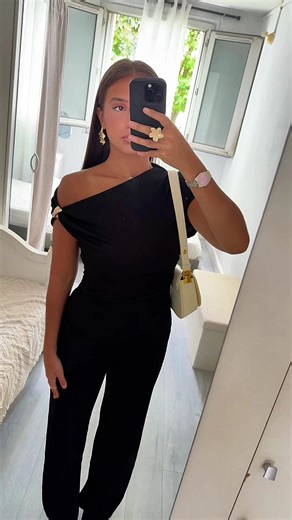 Mon ensemble vient de chez Rose504 sur vinted cadeaux en plus dans votre commande pour celles qui viennent de ma part lien en bio