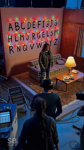 Stranger Things BTS: Joyce’s ‘RUN’ Christmas Lights Scene Revealed!