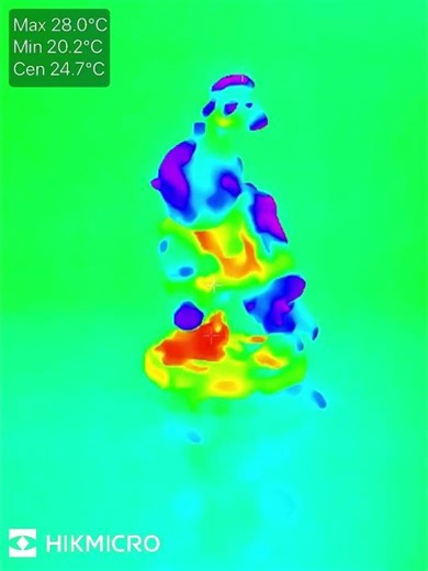 HIKMICRO Mini2Plus V2のレンズフォーカスはマニュアル操作が可能で測定対象にピントを合わせることができる