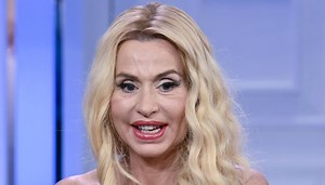 Valeria Marini, quanto è alta. Il segreto dei suoi tacchi sottili