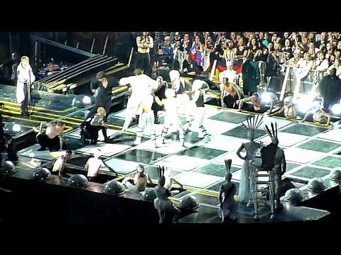 Take That - Dance battle Jason Orange and Howard Donald @ Amsterdam Arena