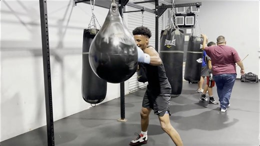 Obed "Radar" Bartee II working the teardrop aqua bag at J Prince Boxing Gym in Houston TX | Training