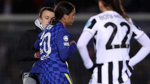 Sam Kerr drops pitch invader