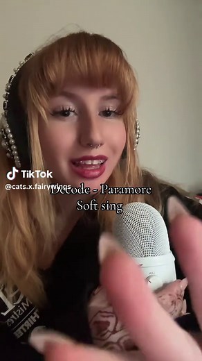 Decode - Paramore Soft singing ASMR with hand movements