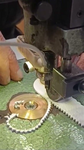 Notching the Eyelet Panel Edge | Sneaker Upper Preparation (Loop)